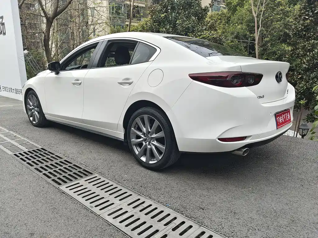 Mazda3 Angkesela 2021 2.0L Automatic Premium Edition купить на сайте DeffCars