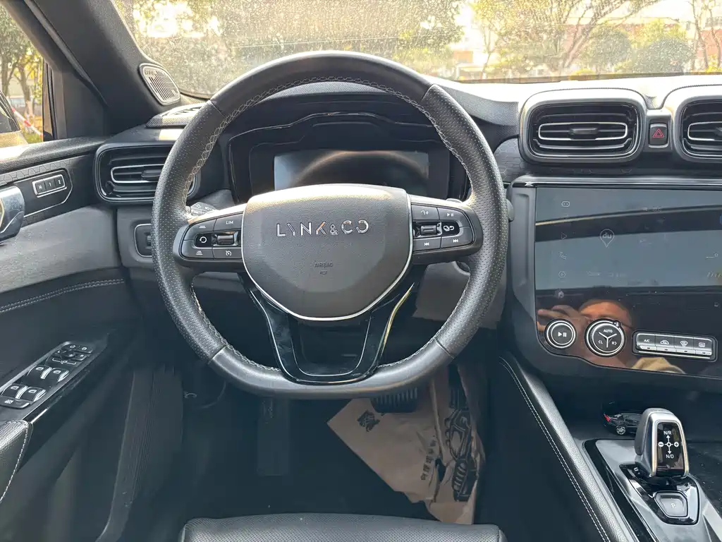 Lynk & Co 03 2020 2.0TD Automatic Pro Edition купить на сайте DeffCars