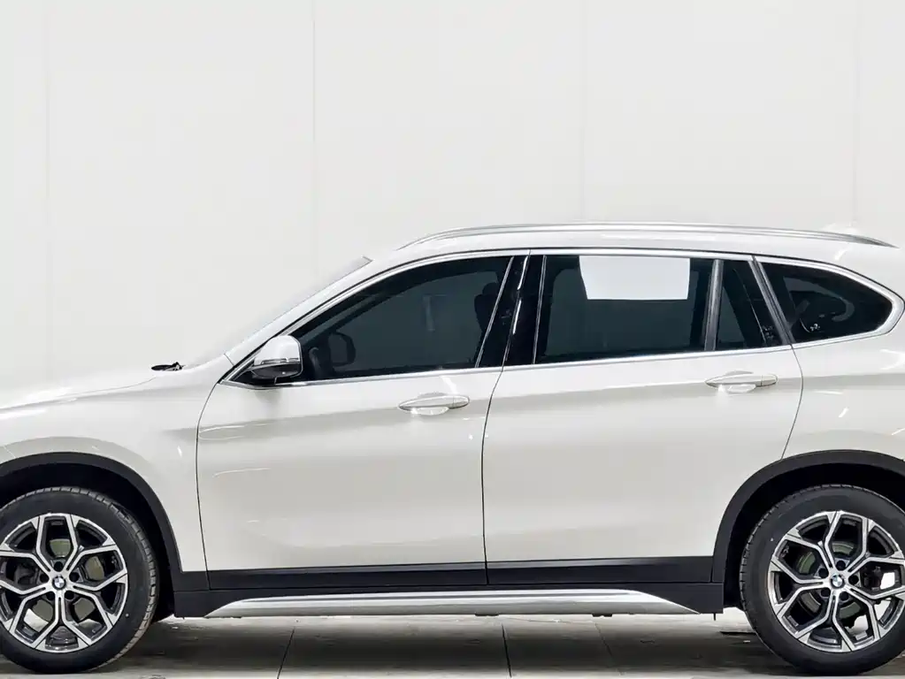 BMW X1 2022 sDrive20Li Fashion Model купить на сайте DeffCars