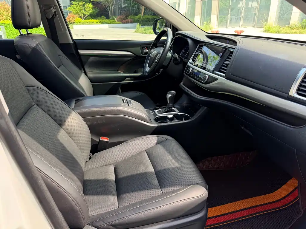Highlander 2018 2.0T four-wheel drive luxury version 7 seats National V купить на сайте DeffCars