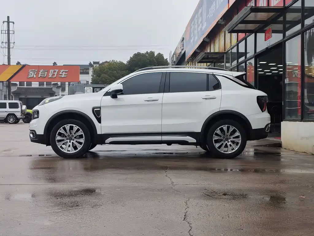 Lynk & Co 01 2017 2.0T two-wheel drive version купить на сайте DeffCars