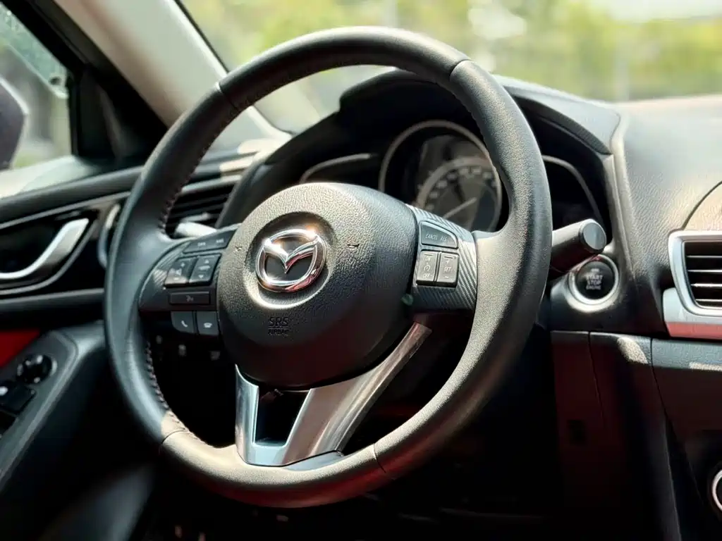 Mazda Axela 2014 Three-Car 2.0L Automatic Sport купить на сайте DeffCars