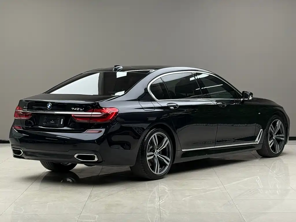 BMW 7 Series 2018 740Li xDrive Exclusive M Sports Package купить на сайте DeffCars
