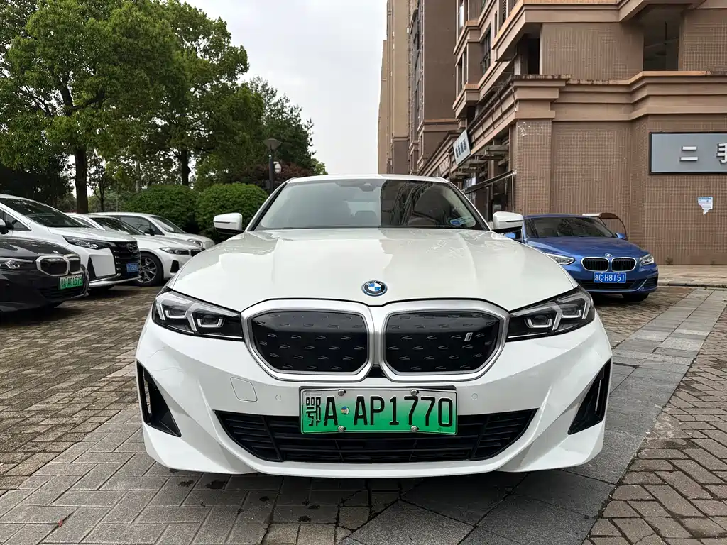 BMW i3 2024 eDrive 35 L купить на сайте DeffCars