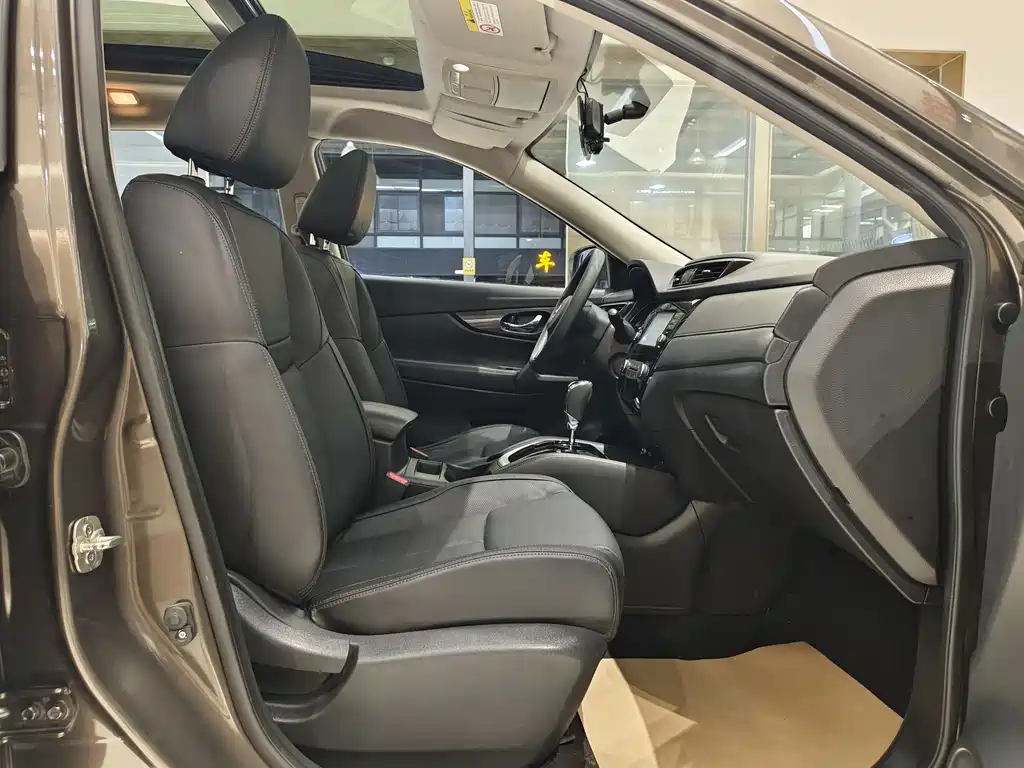 X-Trail 2017 2.0L CVT Comfort Edition 2WD купить на сайте DeffCars