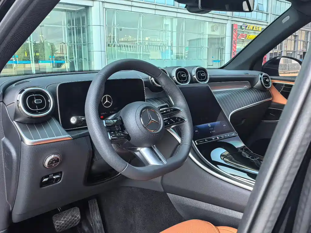 Mercedes-Benz GLC 2023 GLC 260 L 4MATIC luxury model 5 seats купить на сайте DeffCars