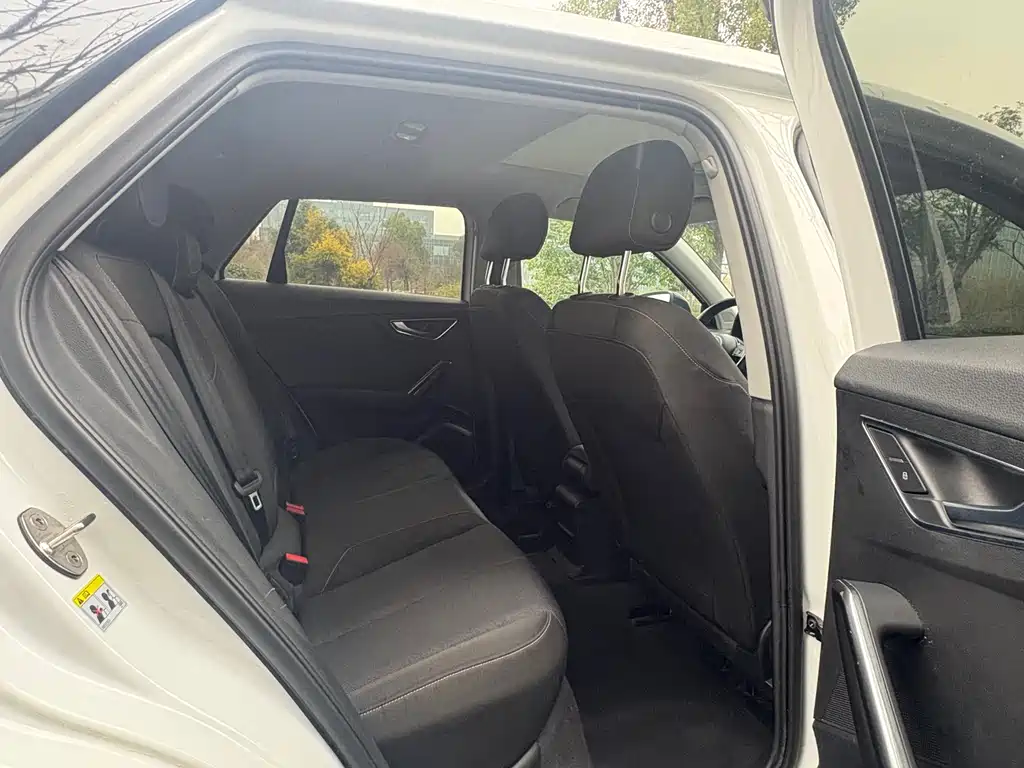 Audi Q2L 2018 35 TFSI launches exclusive version, National VI купить на сайте DeffCars