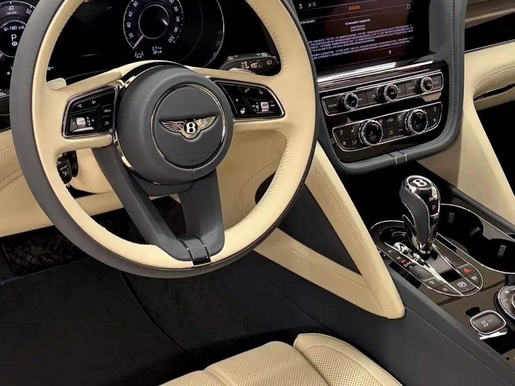 Bentayga 2026 4.0T V8 купить на сайте DeffCars