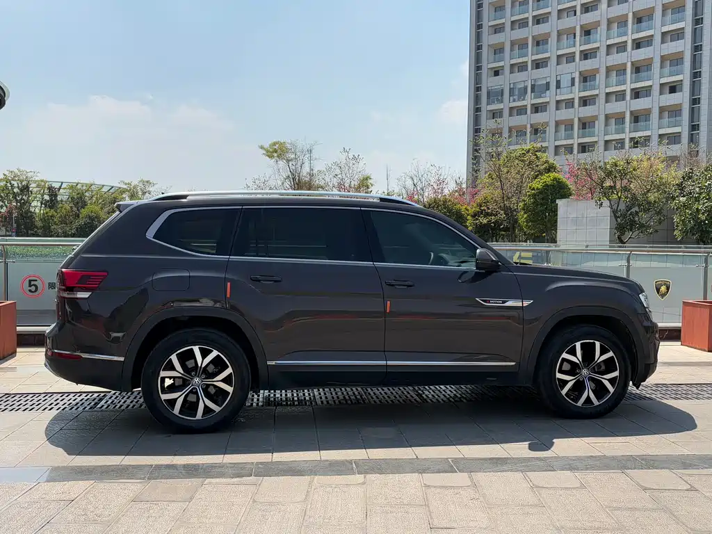Touron 2020 380TSI four-wheel drive luxury version National VI купить на сайте DeffCars