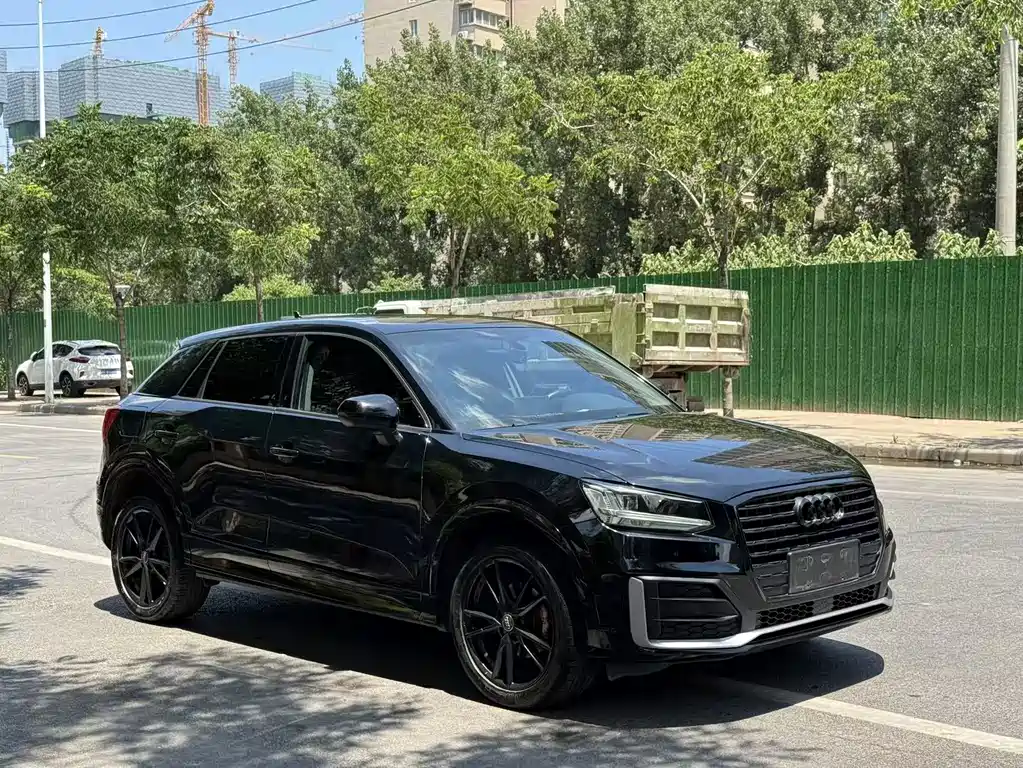 Audi Q2L 2018 35 TFSI launches exclusive version, National VI купить на сайте DeffCars