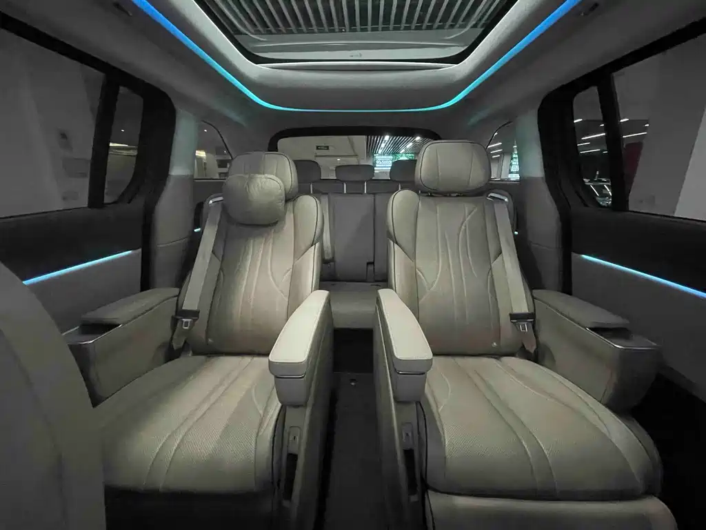 Xpeng X9 2025 pure electric 740 long battery life Max купить на сайте DeffCars