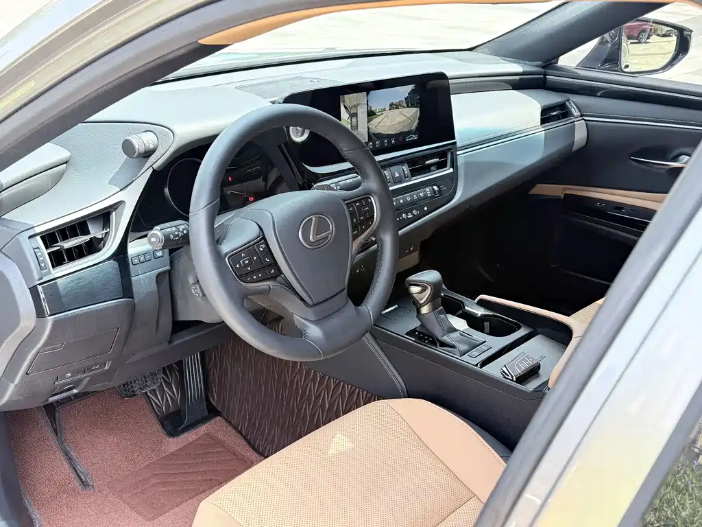 Lexus ES 2022 200 Excellence Edition купить на сайте DeffCars