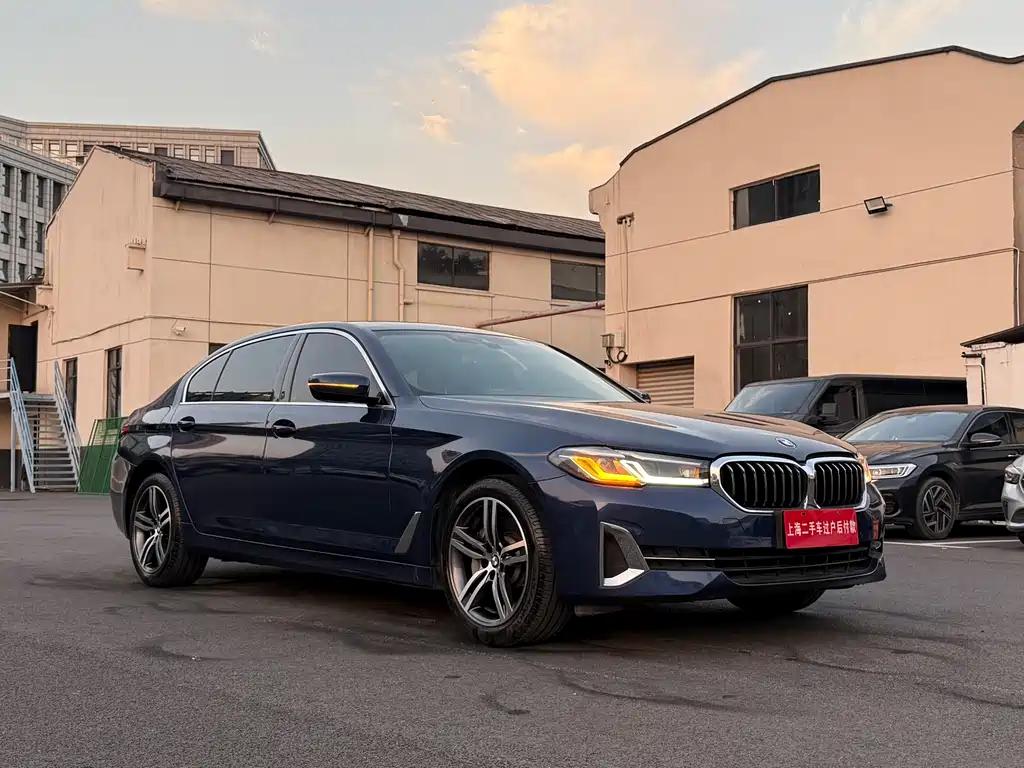 BMW 5 Series 2022 530Li Leading Luxury Package купить на сайте DeffCars