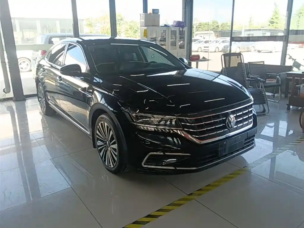 Passat 2021 330TSI Deluxe Edition купить на сайте DeffCars