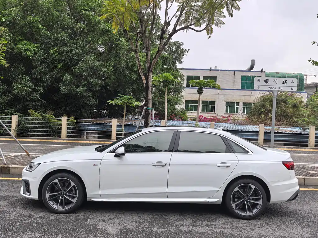 Audi A4L 2024 40 TFSI Fashionable and Dynamic купить на сайте DeffCars