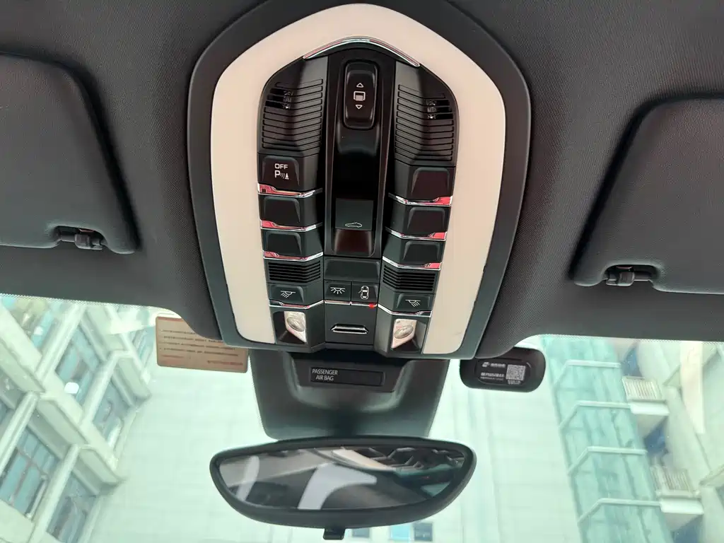 Macan 2017 Macan 2.0T купить на сайте DeffCars