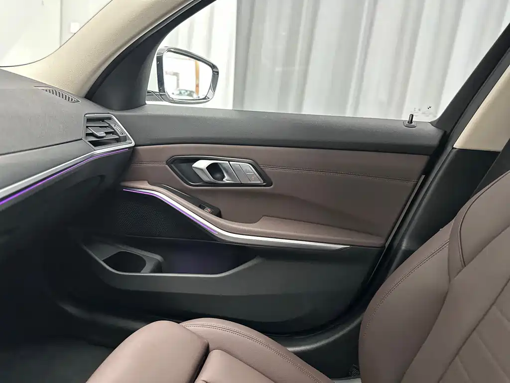 BMW 3 Series 2021 325i M Sports Package купить на сайте DeffCars