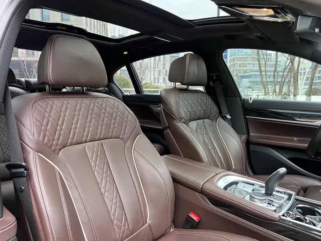 BMW 7 Series 2019 740Li Leading M Sports Package купить на сайте DeffCars