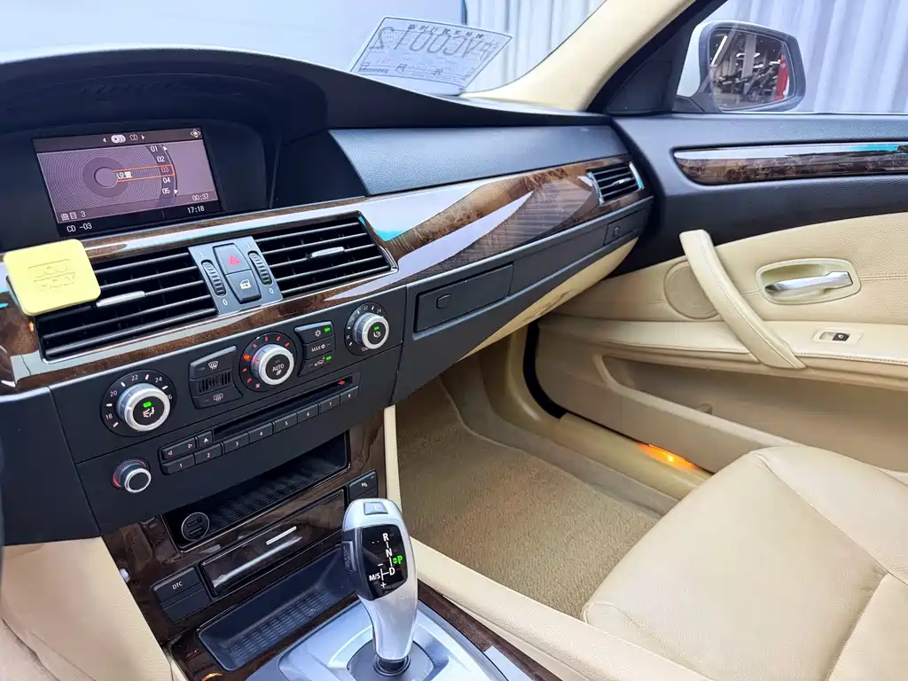 BMW 5 Series 2010 520Li Luxury купить на сайте DeffCars