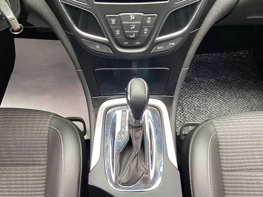 Regal 2015 1.6T leading technology model купить на сайте DeffCars