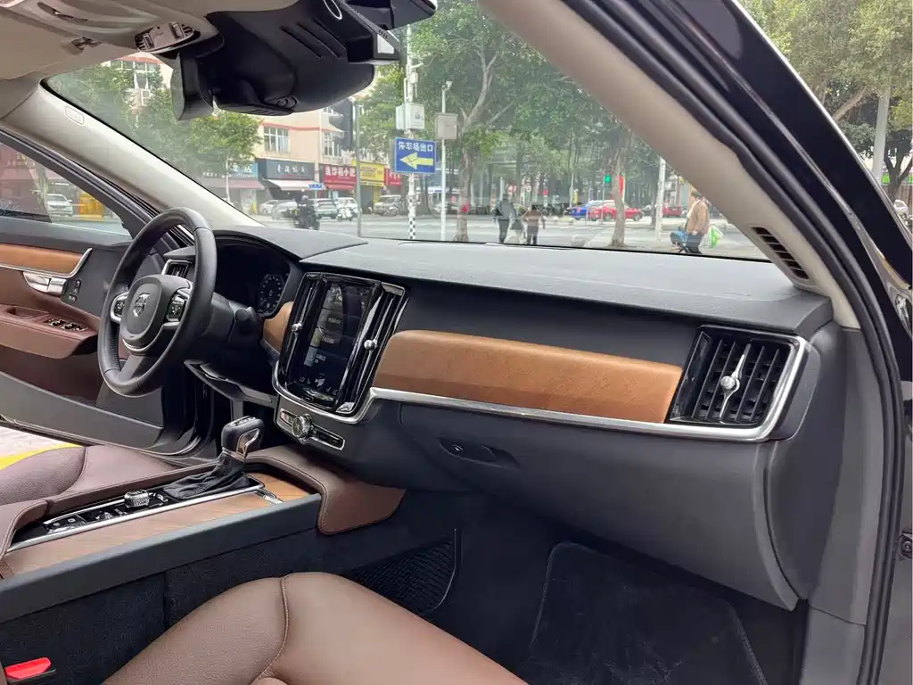 Volvo S90 2018 T5 Zhiya Edition купить на сайте DeffCars