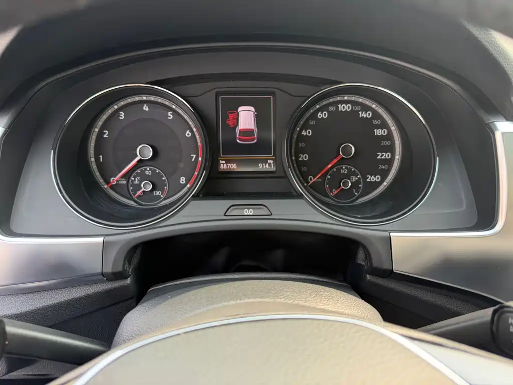 Touron 2019 330TSI 2WD Deluxe Edition National VI купить на сайте DeffCars