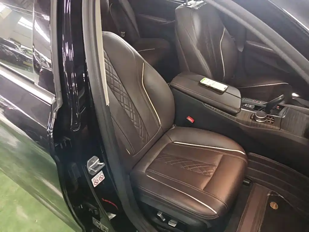 BMW 5 Series New Energy 2020 Mileage Upgrade 530Le Deluxe Package купить на сайте DeffCars