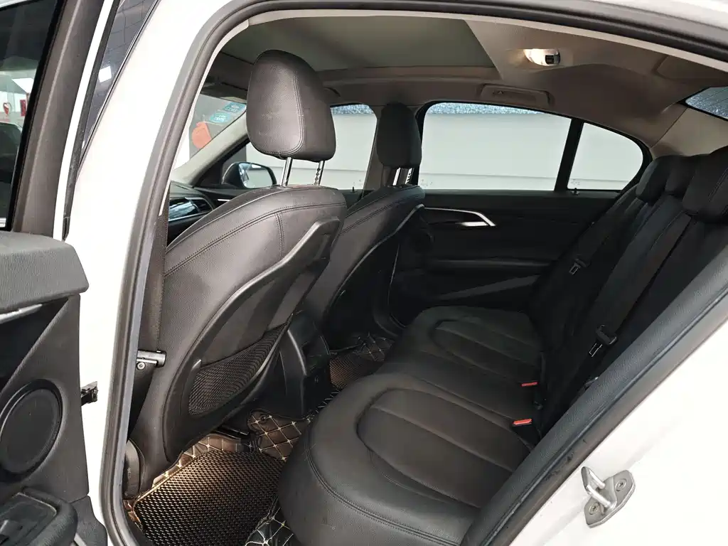 BMW 1 Series 2018 118i Sports купить на сайте DeffCars