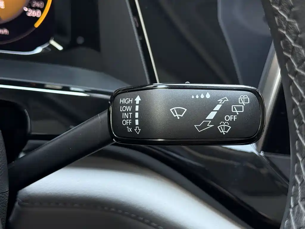 Touron 2024 380TSI four-wheel drive luxury version купить на сайте DeffCars