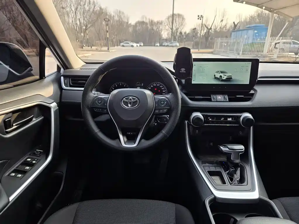 RAV4 Rongfang 2024 2.0L CVT two-wheel drive urban version купить на сайте DeffCars