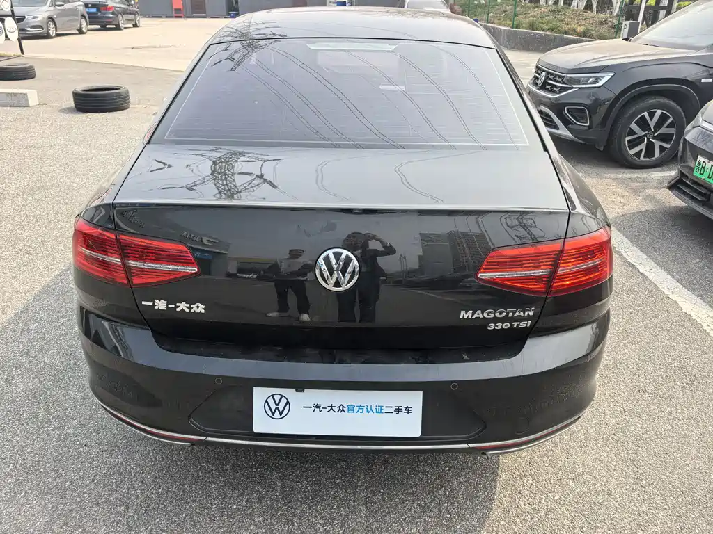 Magotan 2019 330TSI DSG leading model National V купить на сайте DeffCars