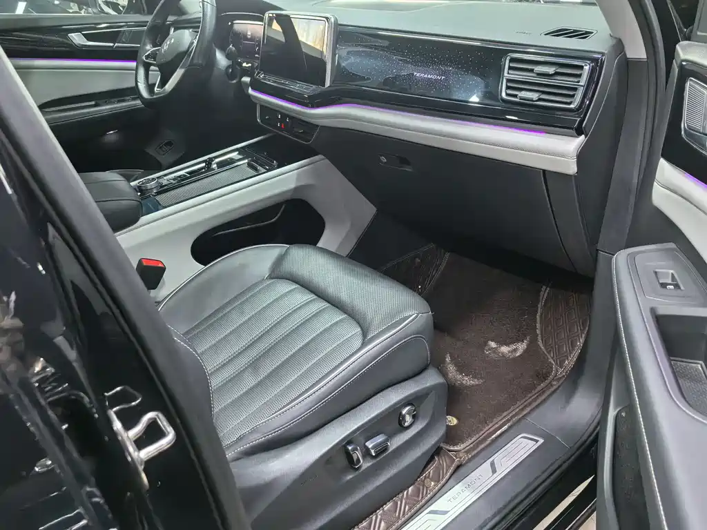 Touron 2022 380TSI four-wheel drive luxury version купить на сайте DeffCars
