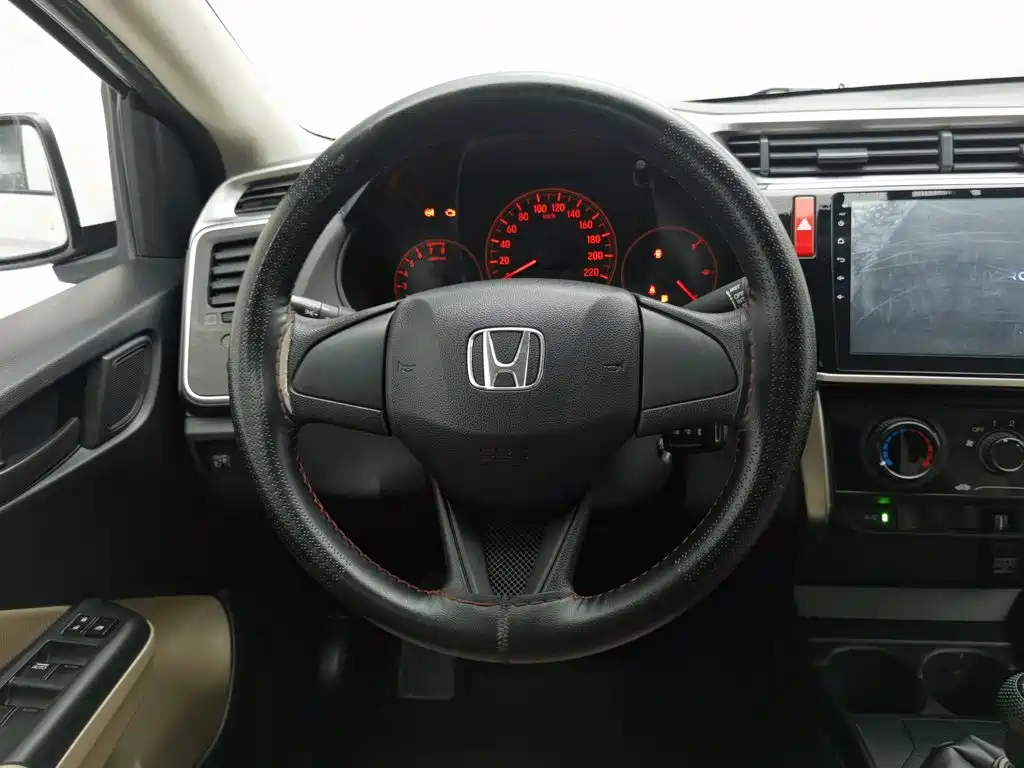 Fengfan 2017 1.5L manual comfort version купить на сайте DeffCars