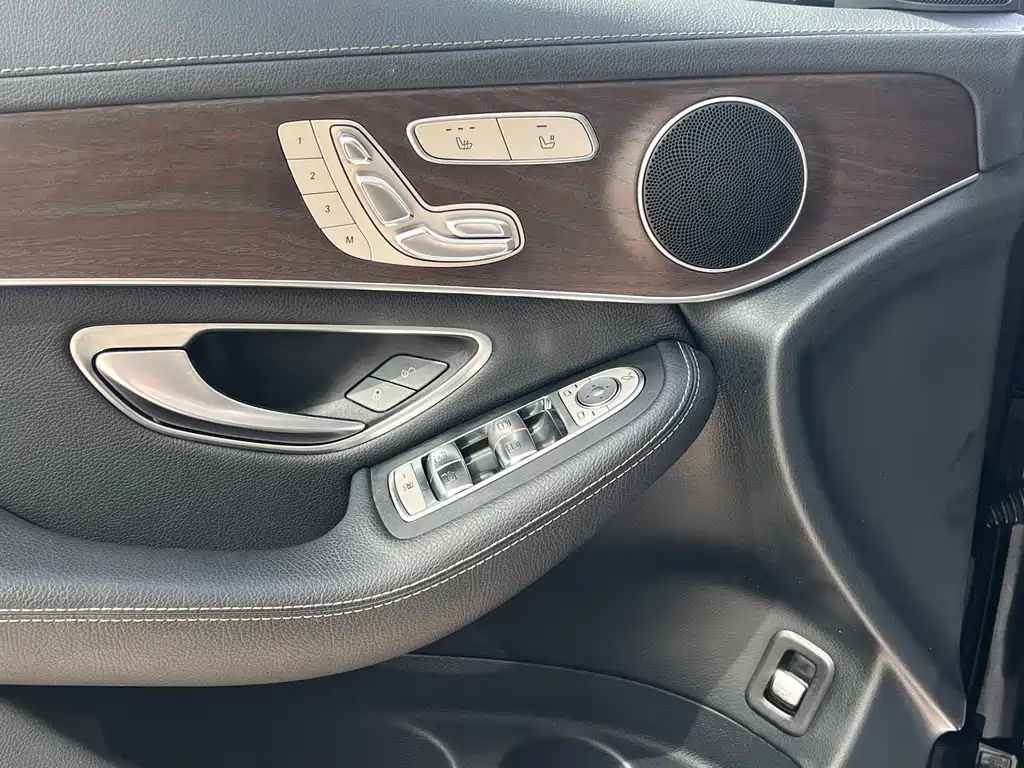 Mercedes-Benz GLC 2021 GLC 260 L 4MATIC luxury model купить на сайте DeffCars