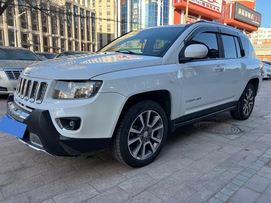 Compass (imported) 2015 2.0L two-wheel drive luxury version купить на сайте DeffCars