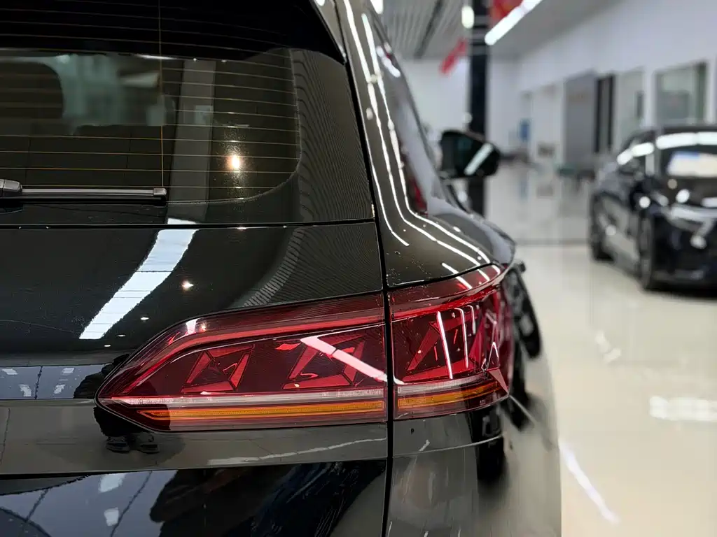 Touareg 2023 3.0TSI Ruixiang Edition Obsidian Sports Package купить на сайте DeffCars