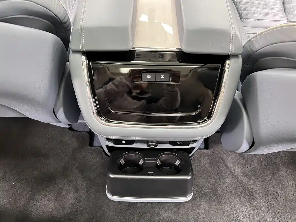 Navigator 2022 3.5T Long Axis Presidential Edition купить на сайте DeffCars