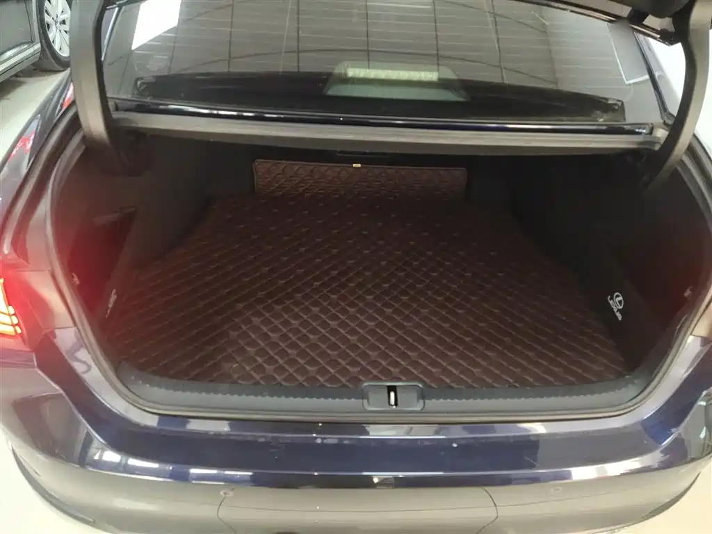 Lexus ES 2020 200 Excellence Edition купить на сайте DeffCars