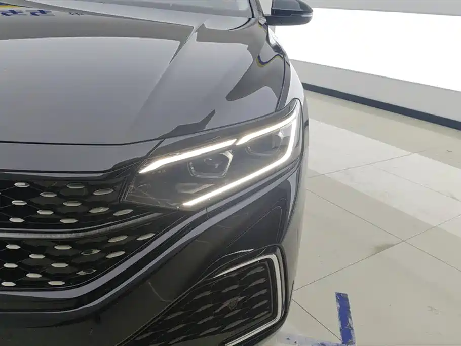 Passat 2022 330TSI Starry Sky Deluxe Edition купить на сайте DeffCars
