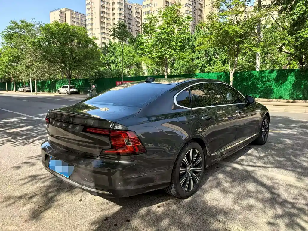 Volvo S90 2021 B5 Zhiyuan Luxury Edition купить на сайте DeffCars