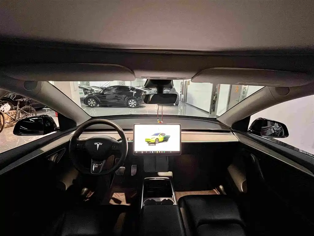 Model Y 2023 rear-wheel drive version купить на сайте DeffCars