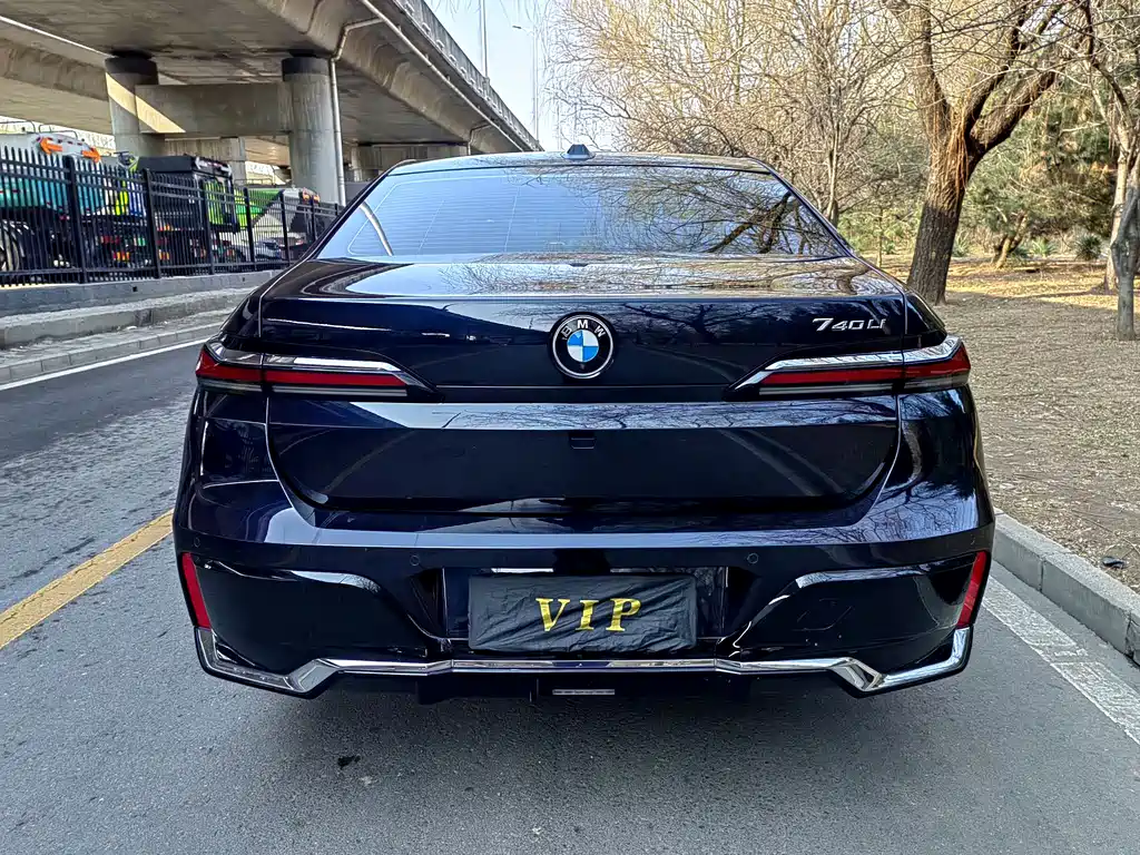 BMW 7 Series 2023 735Li M Sports Package купить на сайте DeffCars