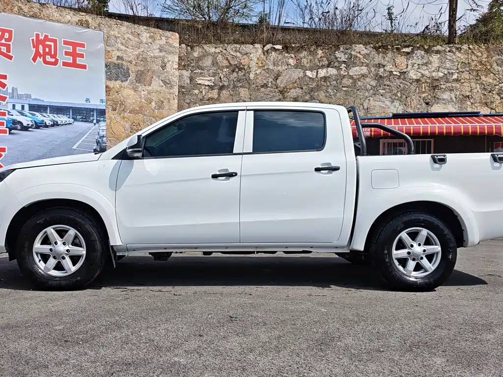 Baodian 2023 2.5T diesel two-wheel drive comfort version standard axle JX4D25A6L купить на сайте DeffCars