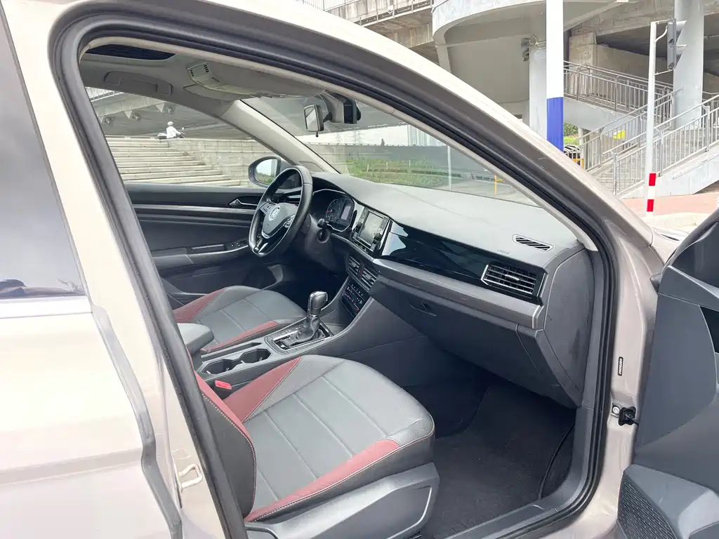 Bora 2020 1.5L automatic elite model купить на сайте DeffCars