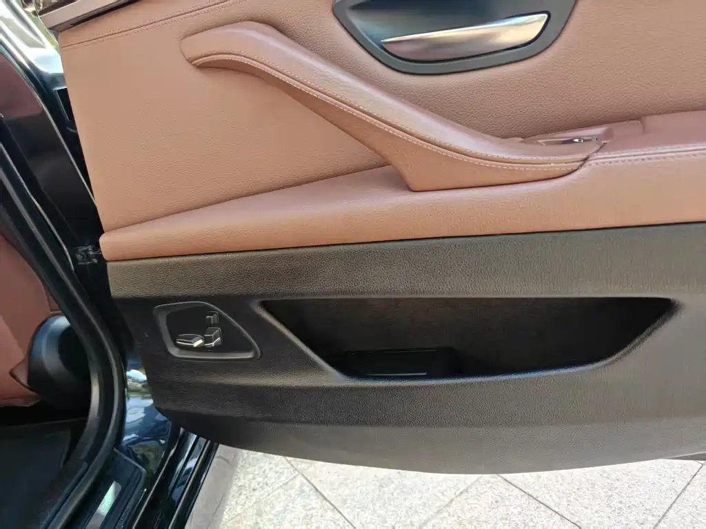 BMW 5 Series 2017 525Li Leading Model купить на сайте DeffCars