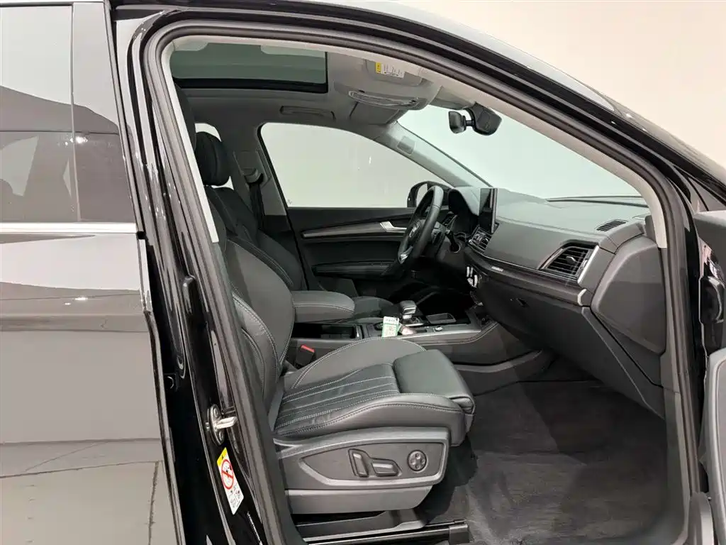Audi Q5L 2022 facelift 45T luxury and dynamic model купить на сайте DeffCars