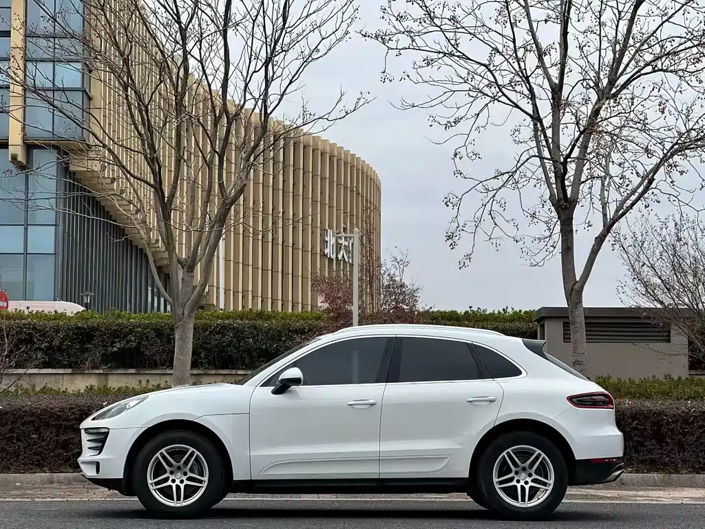 Macan 2017 Macan 2.0T купить на сайте DeffCars