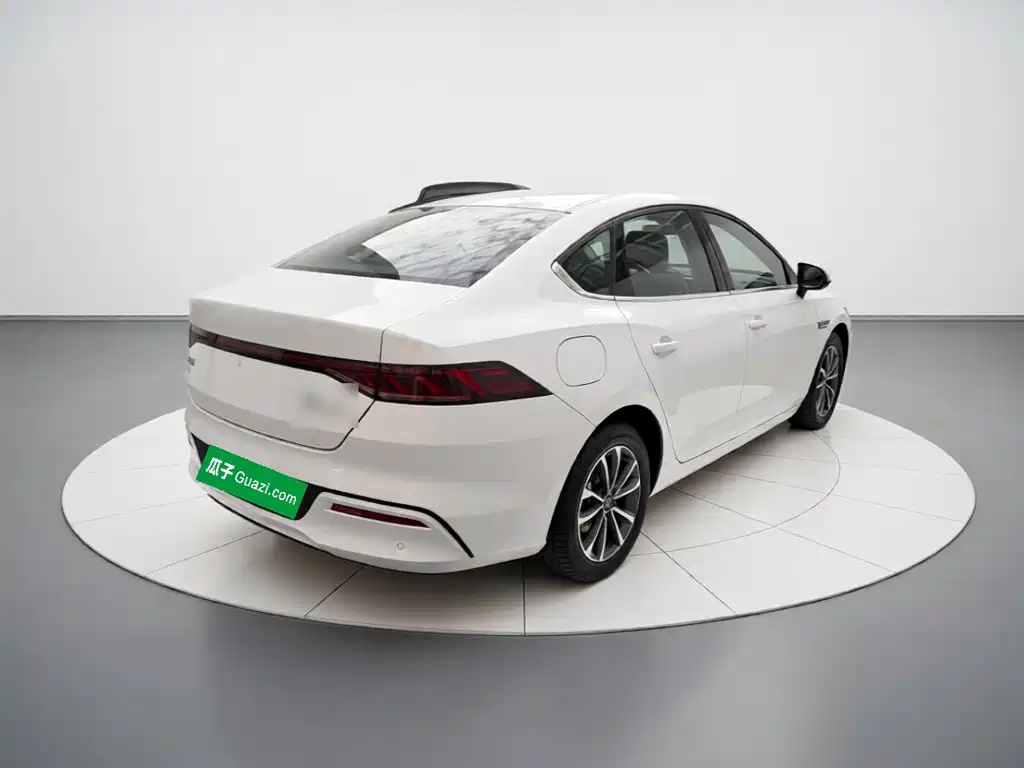 Qin PLUS 2024 Honor Edition DM-i 55KM Leading Type купить на сайте DeffCars