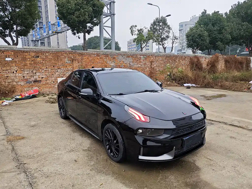 Lynk & Co 03 2020 1.5TD DCT Powerful Edition купить на сайте DeffCars