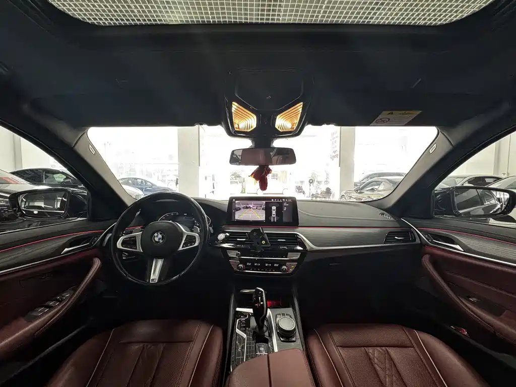 BMW 5 Series 2021 530Li Leading M Sports Package купить на сайте DeffCars